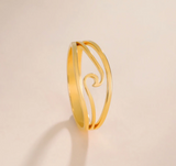 Wave in between ring